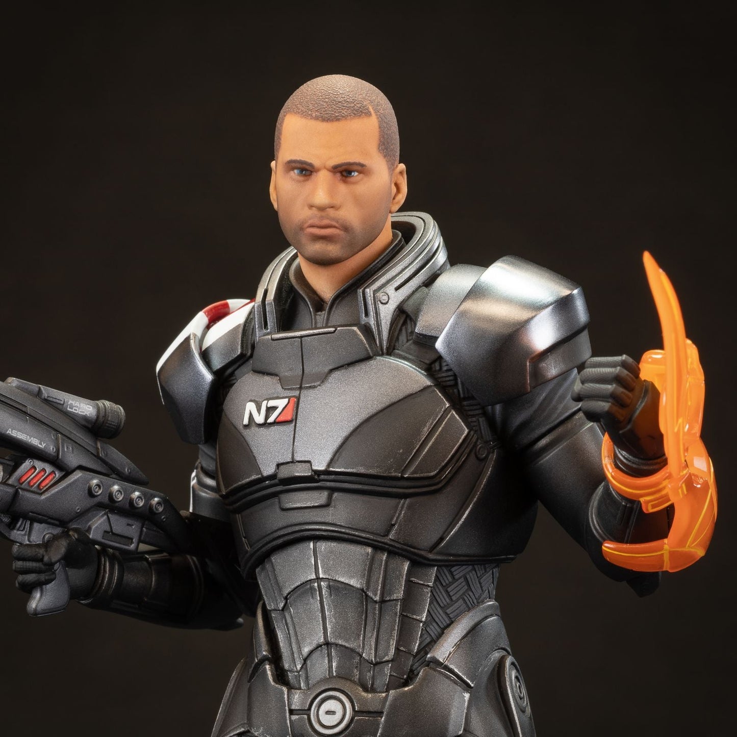 COMMANDER JOHN SHEPARD FIGURA 23 CM MASS EFFECT