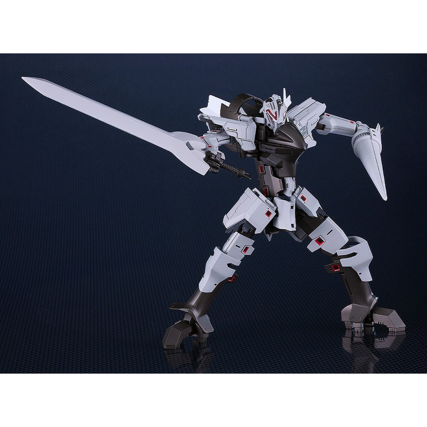 DELPHINE SECOND FORM FIGURA 13 CM BROKEN BLADE MODEROID