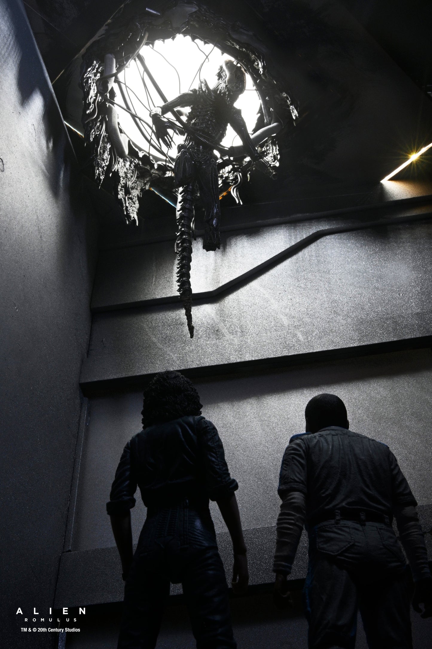 DELUXE SUSPENDED LAB XENOMORPH XX121 SCALE ACTION FIGURA 18 CM ALIEN ROMULUS