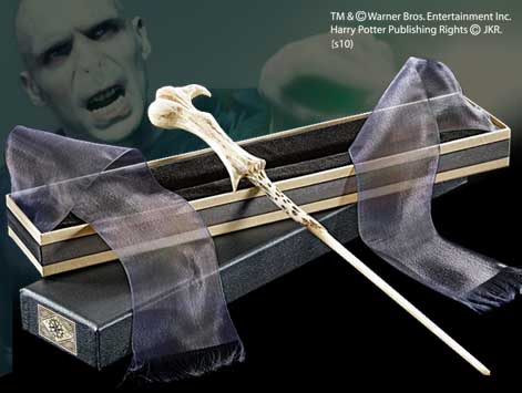 REPLICA THE NOBLE COLLECTION HARRY POTTER VARITA DE LORD VOLDEMORT EN CAJA DE OLIVANDER