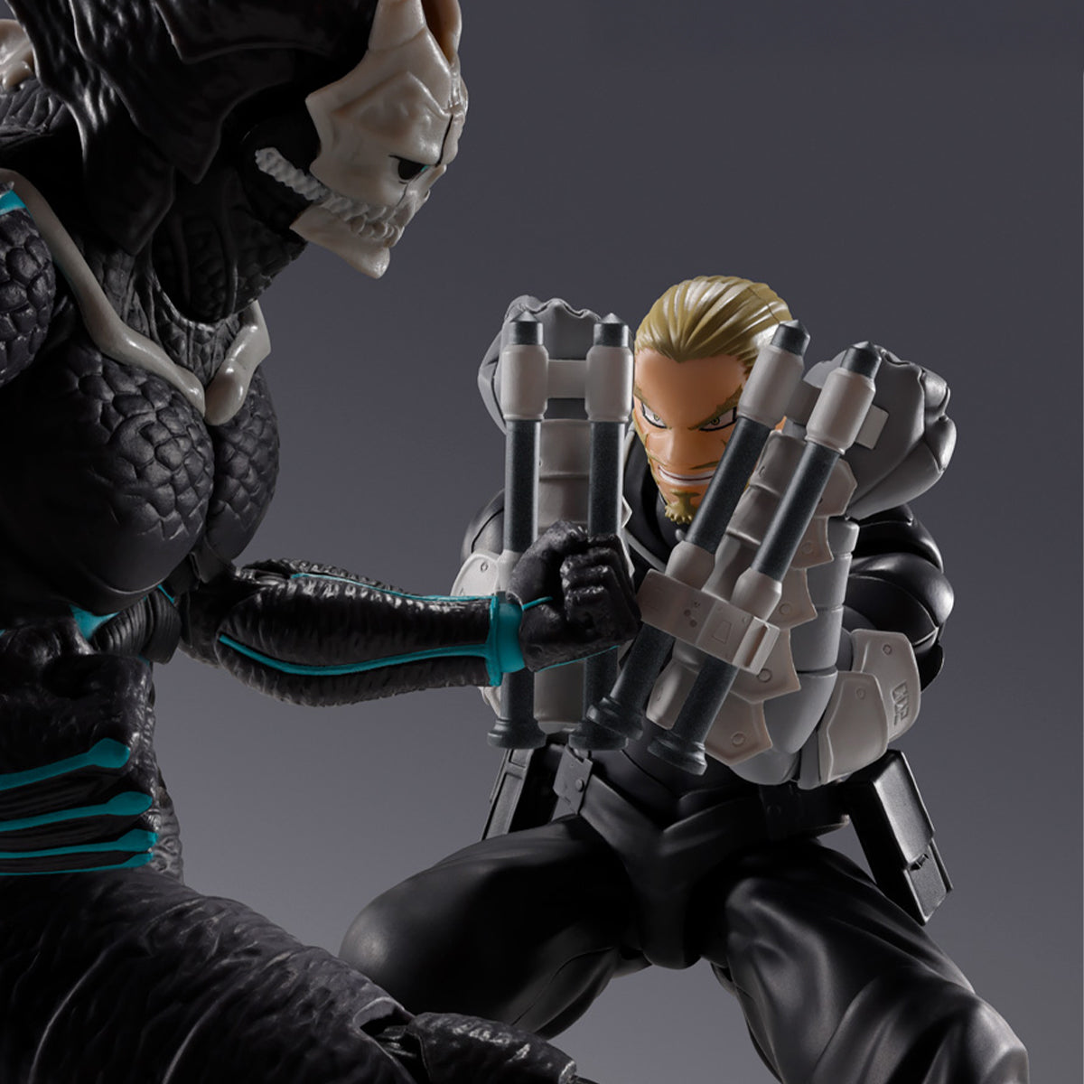 ISAO SHINOMIYA FIGURA 17 CM KAIJU NO.8 S.H. FIGUARTS
