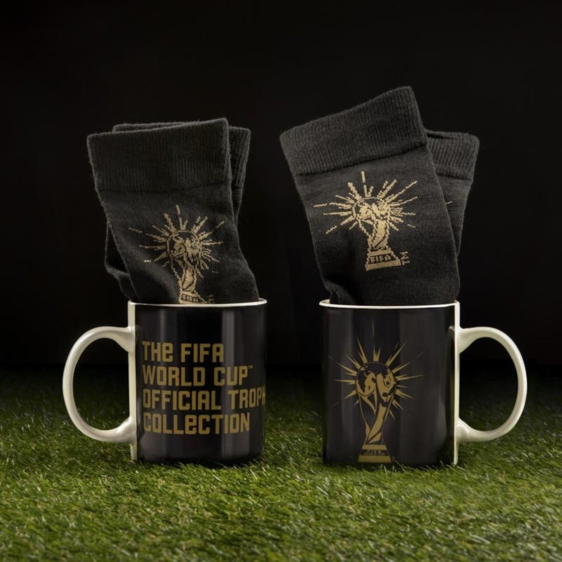 SET TAZA Y CALCETINES PALADONE FIFA - Z POP Toys