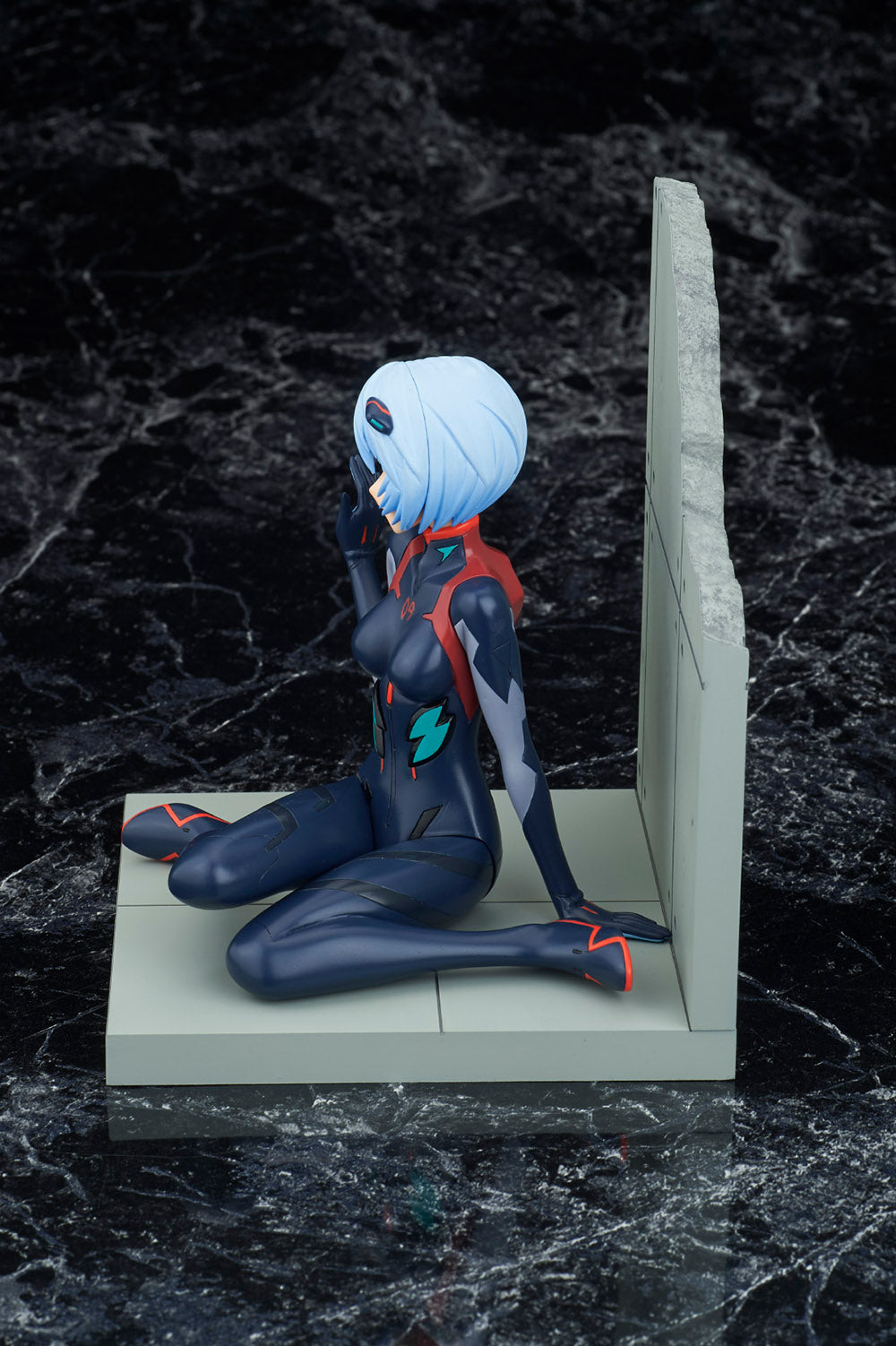 REI AYANAMI PLUGSUIT VERSION NEW MOVIE EDITION FIGURA 10,5 CM REBUILD OF EVANGELION