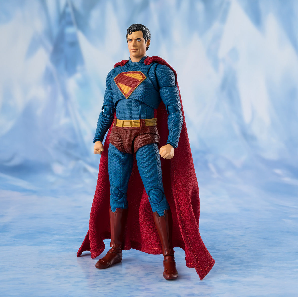 SUPERMAN FIGURA 16,5 CM SUPERMAN 2025 S.H. FIGUARTS