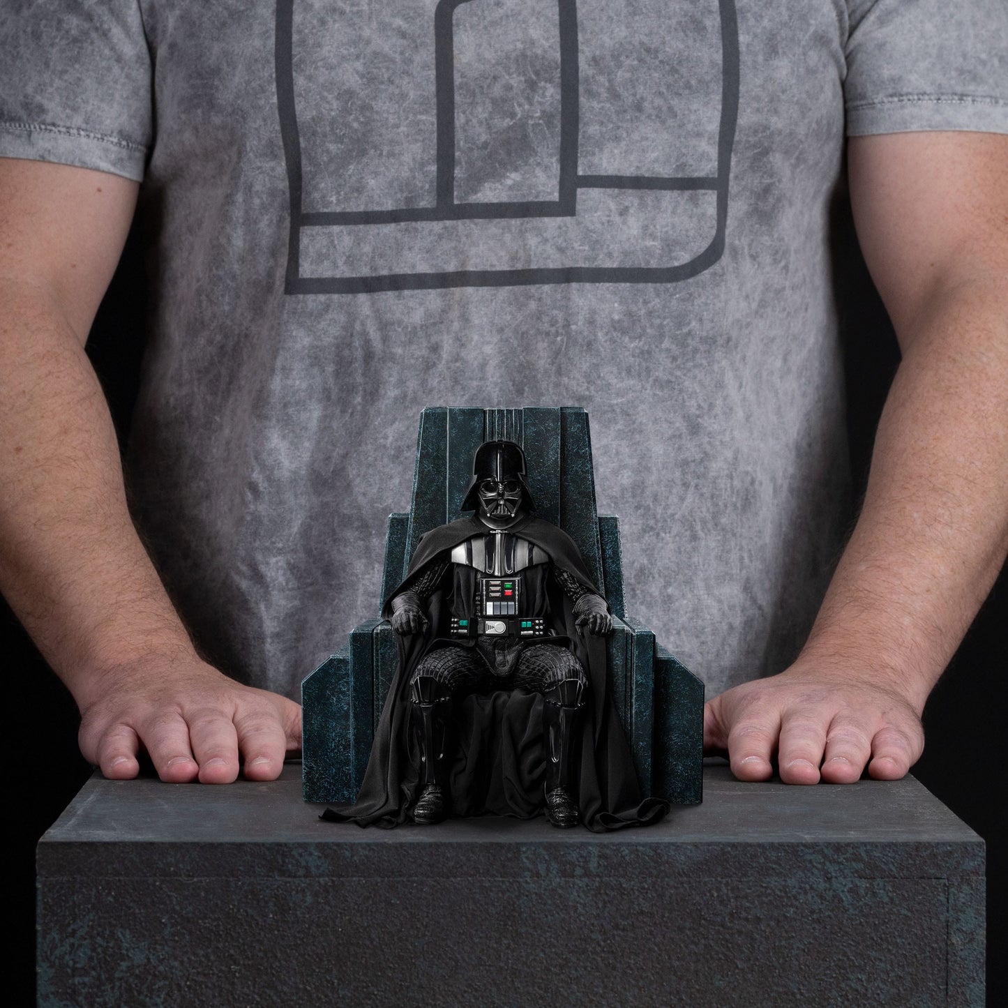 Sideshow Collectibles - Star Wars - Estatua 1/10 Art Scale Darth Vader on Throne 18 cm
