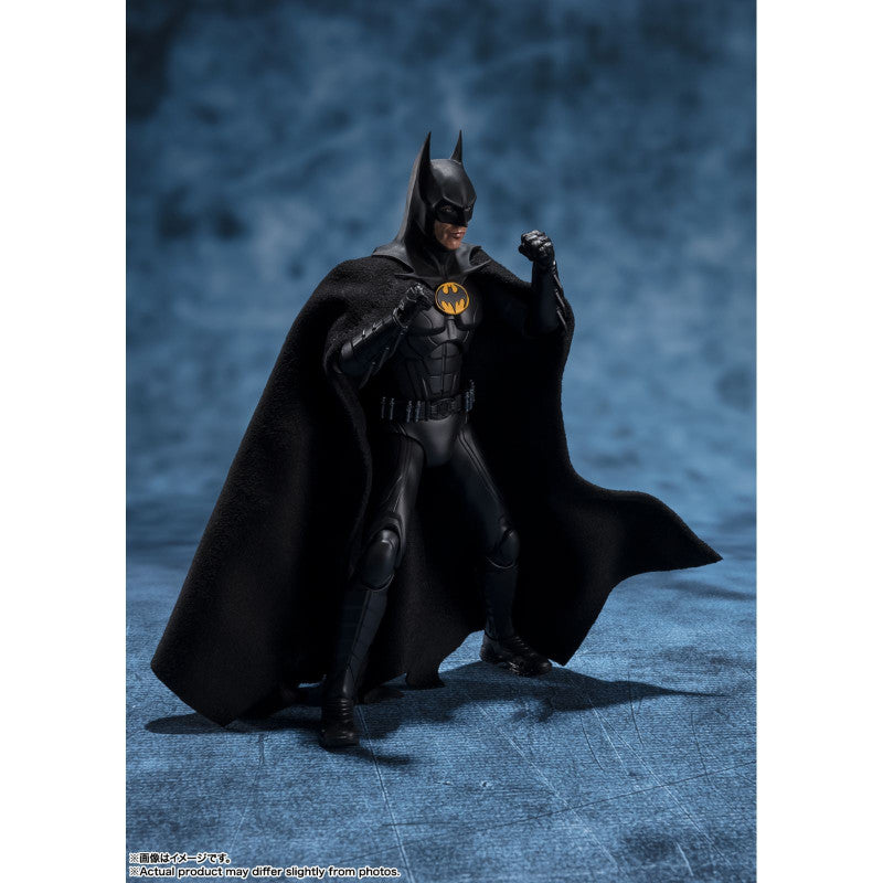BATMAN (THE FLASH) FIG. 15 CM THE FLASH DC UNIVERSE SH FIGUARTS - Z POP Toys
