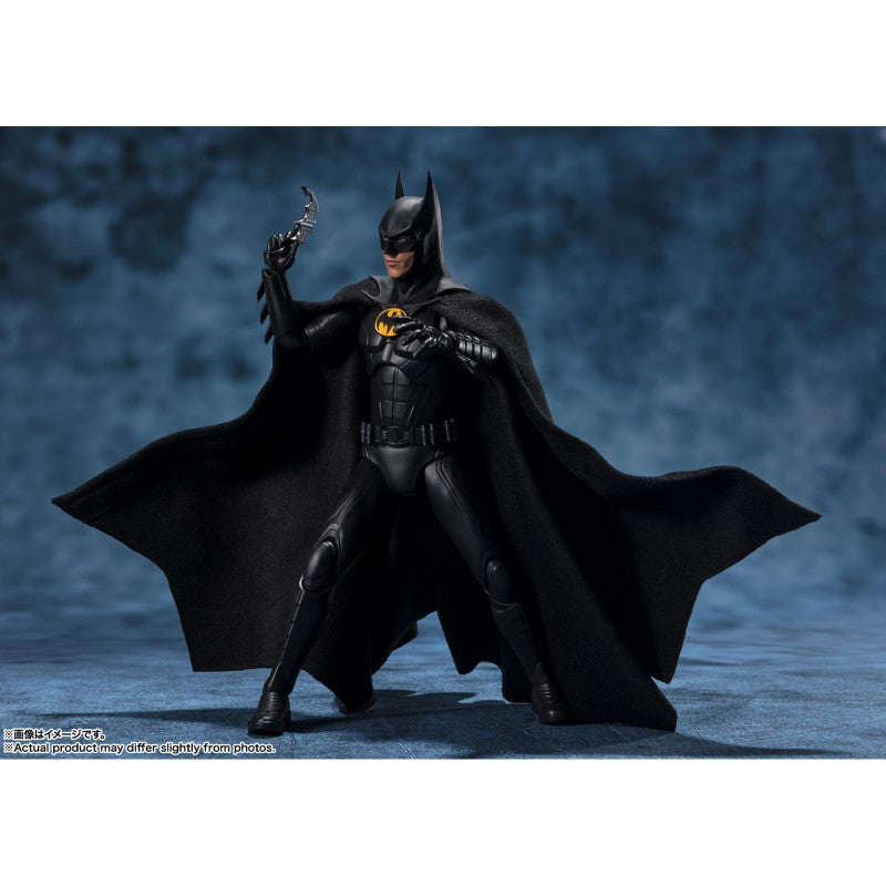 BATMAN (THE FLASH) FIG. 15 CM THE FLASH DC UNIVERSE SH FIGUARTS - Z POP Toys