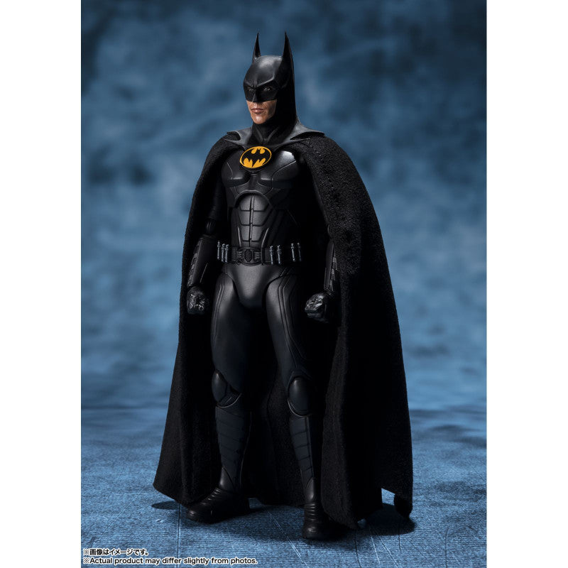 BATMAN (THE FLASH) FIG. 15 CM THE FLASH DC UNIVERSE SH FIGUARTS - Z POP Toys