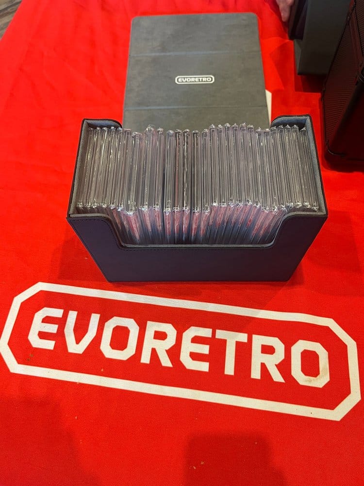 Evoretro Maleta TCG Magnetic para 30 Graded Cards