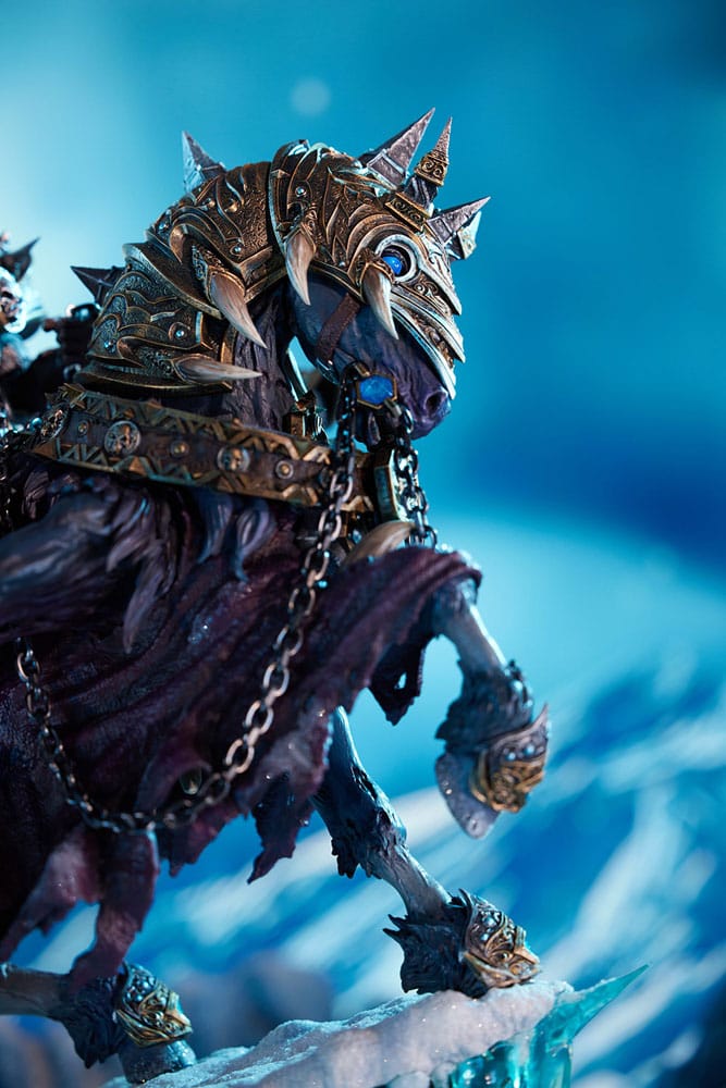 World of Warcraft Estatua The Lich King & Invincible 68 cm