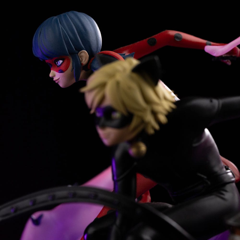 Miraculous Estatua 1/10 Deluxe Art Scale Lady Bug and Cat Noir Signed Edition 23 cm - Z POP Toys