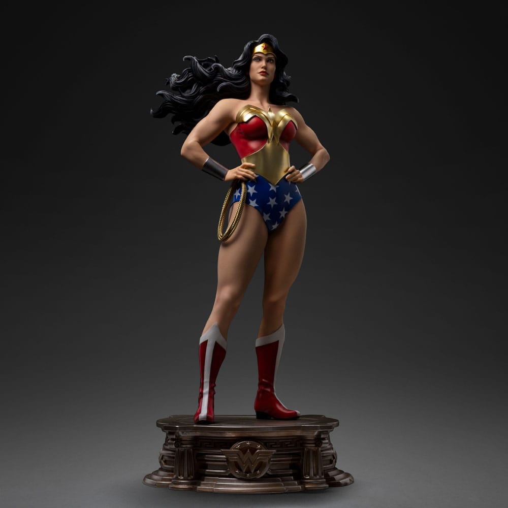 DC Comics Estatua Legacy Replica 1/4 Wonder Woman 56 cm - Z POP Toys
