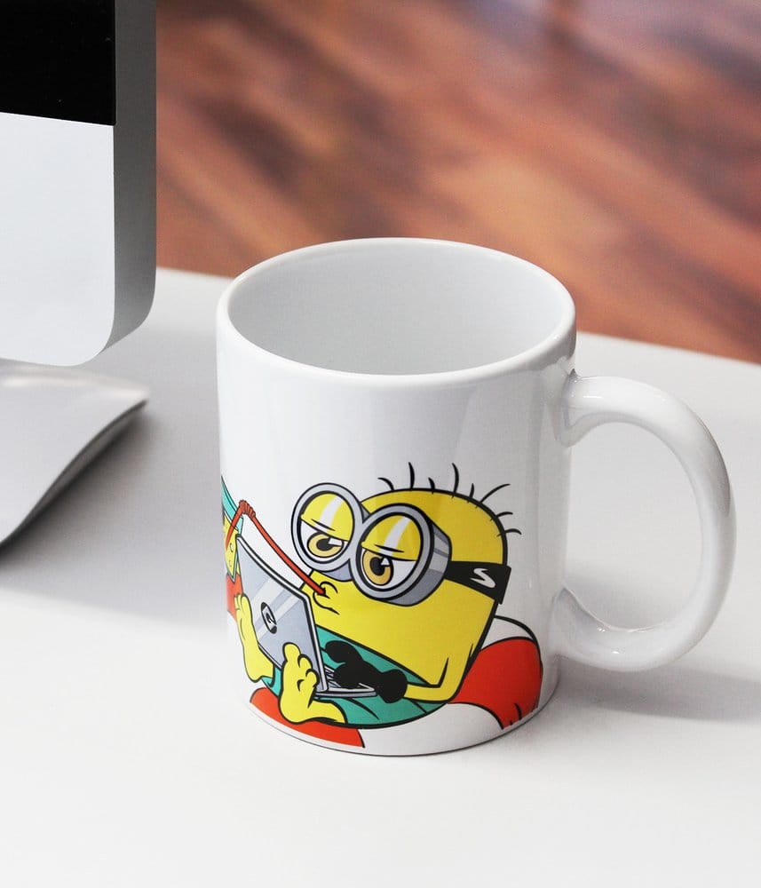 Minions Taza Working 320 ml