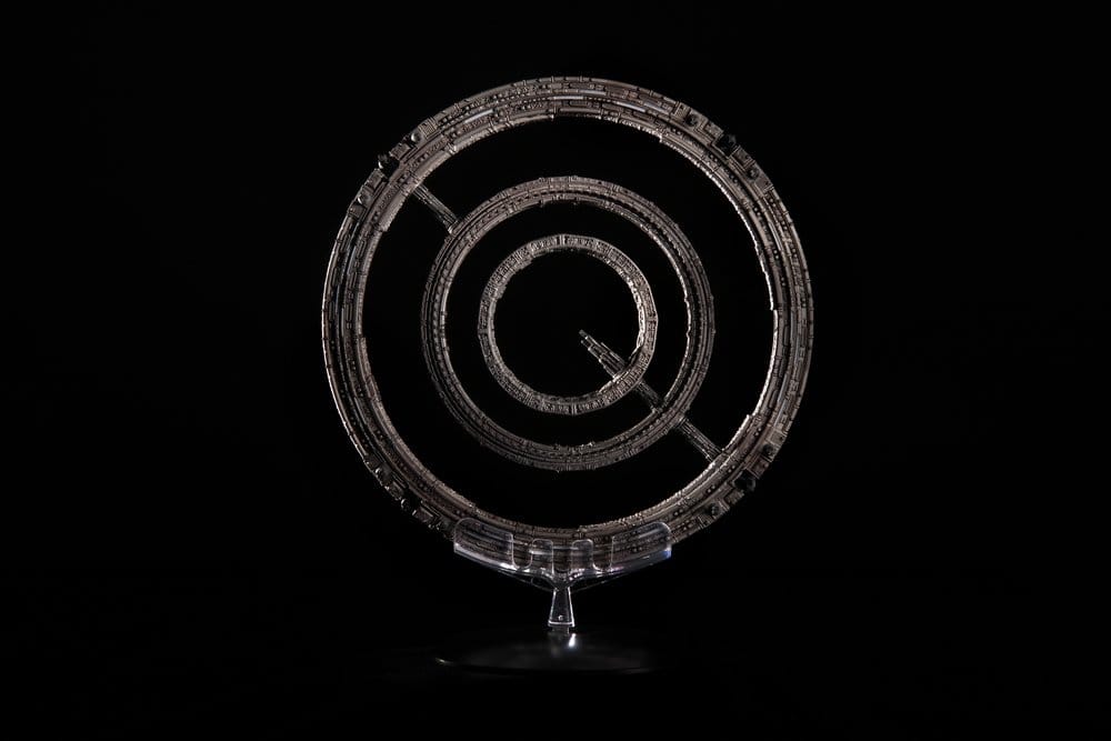 Fundación Die-Cast The Invictus Spaceship 20 cm - Z POP Toys