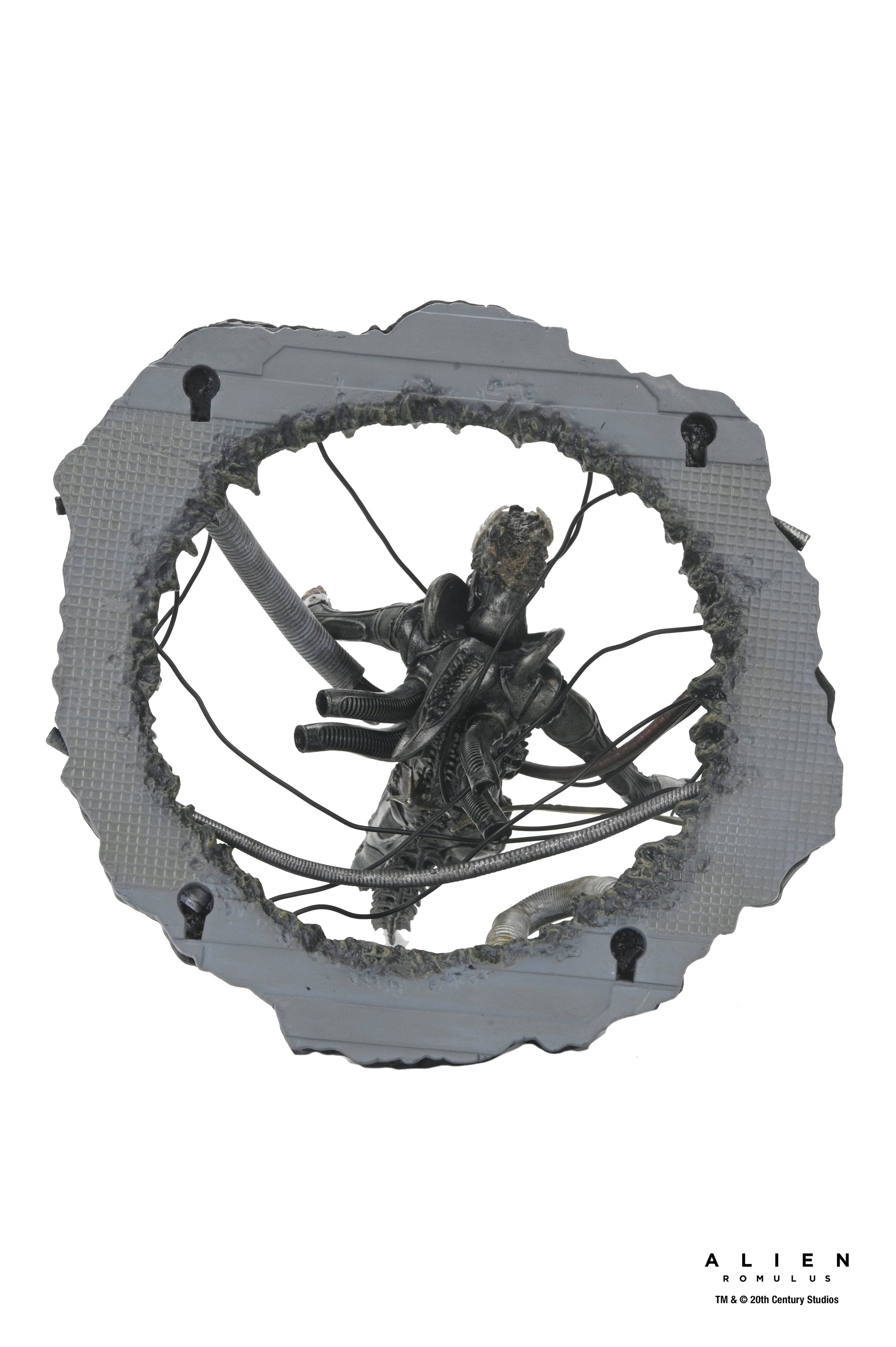 DELUXE SUSPENDED LAB XENOMORPH XX121 SCALE ACTION FIGURA 18 CM ALIEN ROMULUS