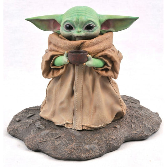 FIGURA DIAMOND COLLECTION STAR WARS THE MANDALORIAN THE CHILD CON SOPA RESINA 20 CM MILESTONES 1 - 2 SCALE