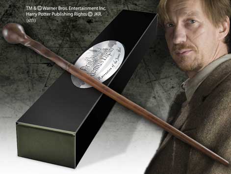 Replica the noble collection harry potter varita de profesor remus lupin varita con caja y placa de identificacion