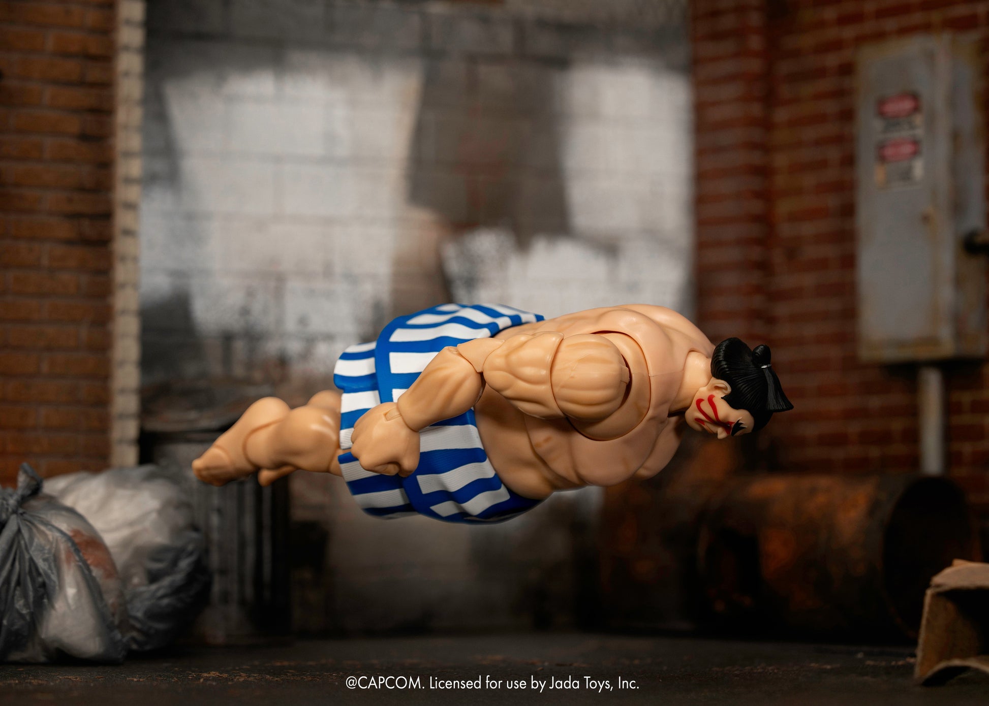 E, HONDA FIGURA 17 CM ULTRA STREET FIGHTER II: THE FINAL CHALLENGERS