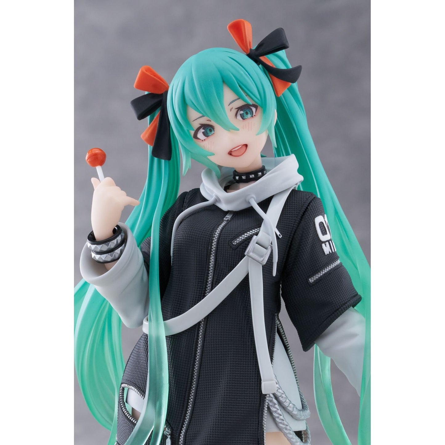 HATSUNE MIKU FASHION PUNK VER. FIG. 18 CM HATSUNE MIKU