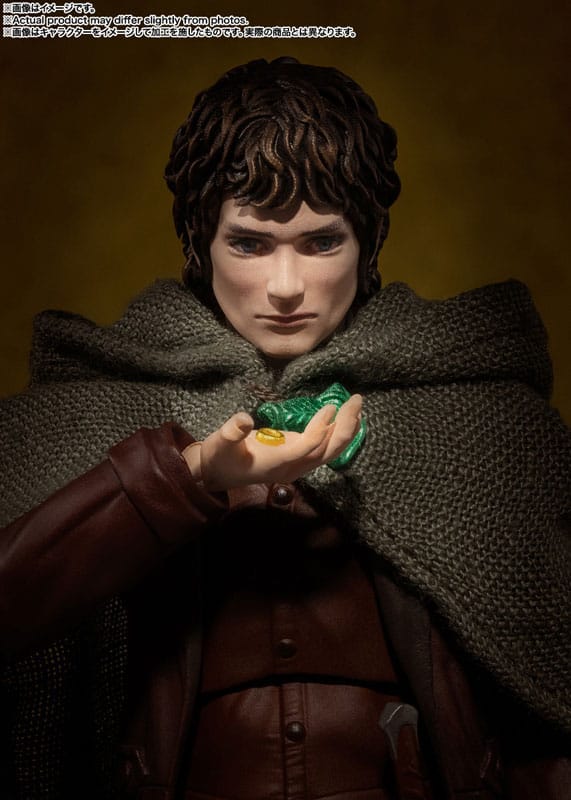 SH FIGUARTS THE LORD OF THE RINGS: THE FELLOWSHIP FRODO BAGGINS & GOLLUM
