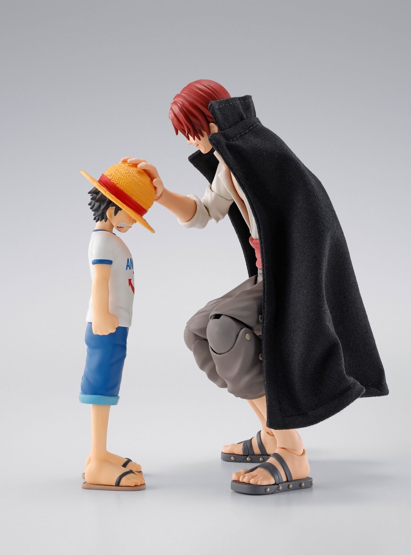 SHANKS & MONKEY D. LUFFY CHILDHOOD VER. FIG. 16,5 / 10 CM ONE PIECE SH FIGUARTS PREMIUM BANDAI