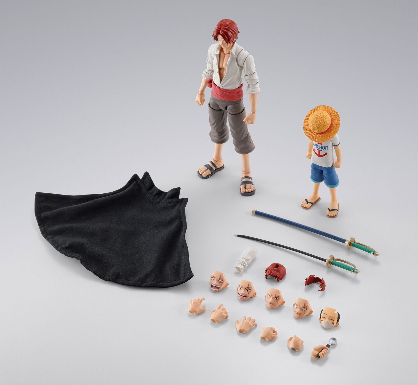 SHANKS & MONKEY D. LUFFY CHILDHOOD VER. FIG. 16,5 / 10 CM ONE PIECE SH FIGUARTS PREMIUM BANDAI