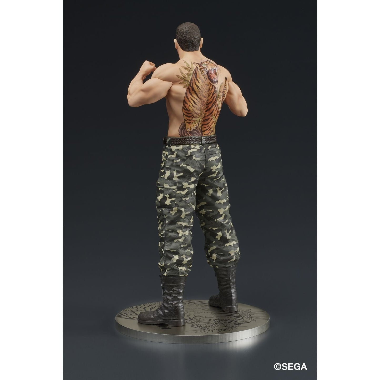 TAIGA SAEJIMA BATTLE STYLE FIGURA 17,5 CM YAKUZA: LIKE A DRAGON DIGSTA