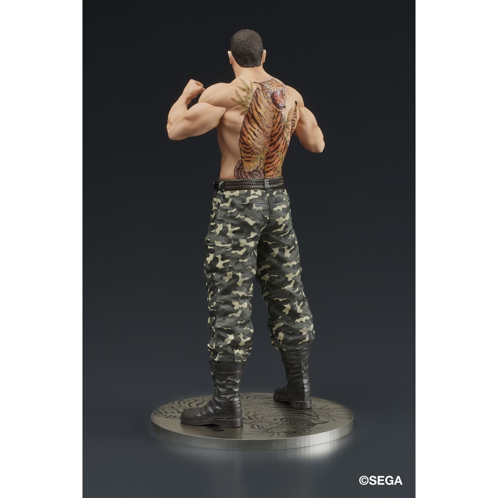 TAIGA SAEJIMA BATTLE STYLE FIGURA 17,5 CM YAKUZA: LIKE A DRAGON DIGSTA