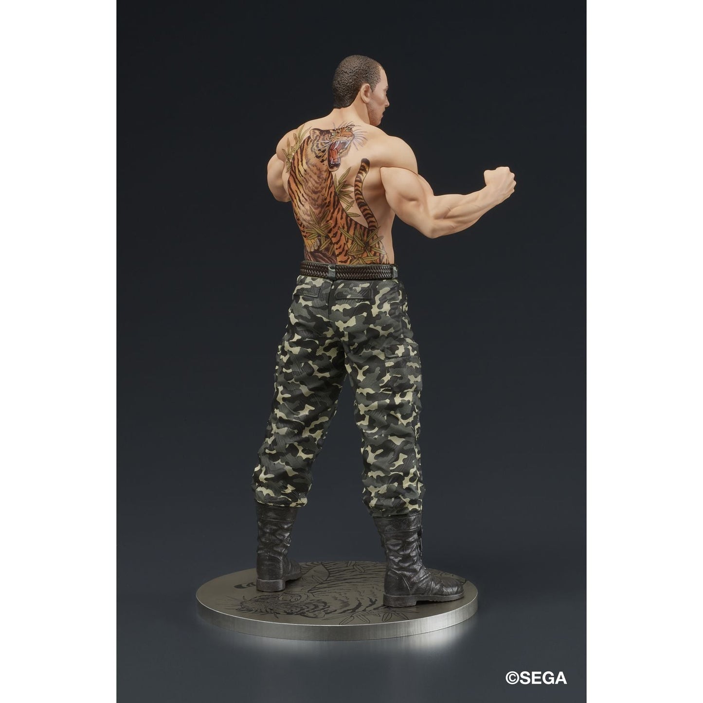 TAIGA SAEJIMA BATTLE STYLE FIGURA 17,5 CM YAKUZA: LIKE A DRAGON DIGSTA