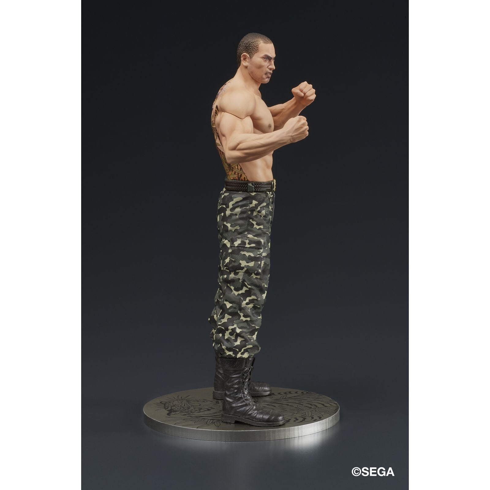 TAIGA SAEJIMA BATTLE STYLE FIGURA 17,5 CM YAKUZA: LIKE A DRAGON DIGSTA