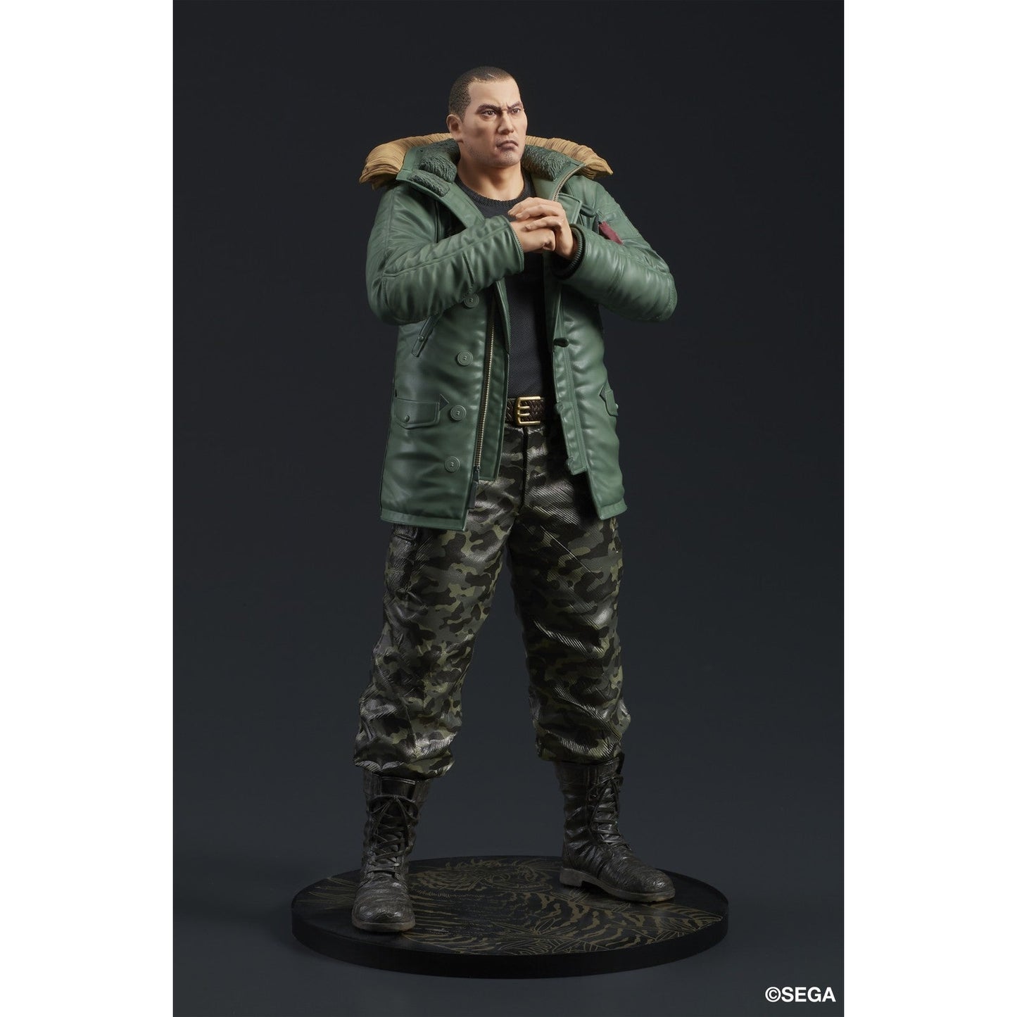 TAIGA SAEJIMA FIGURA 18,5 CM YAKUZA: LIKE A DRAGON DIGSTA