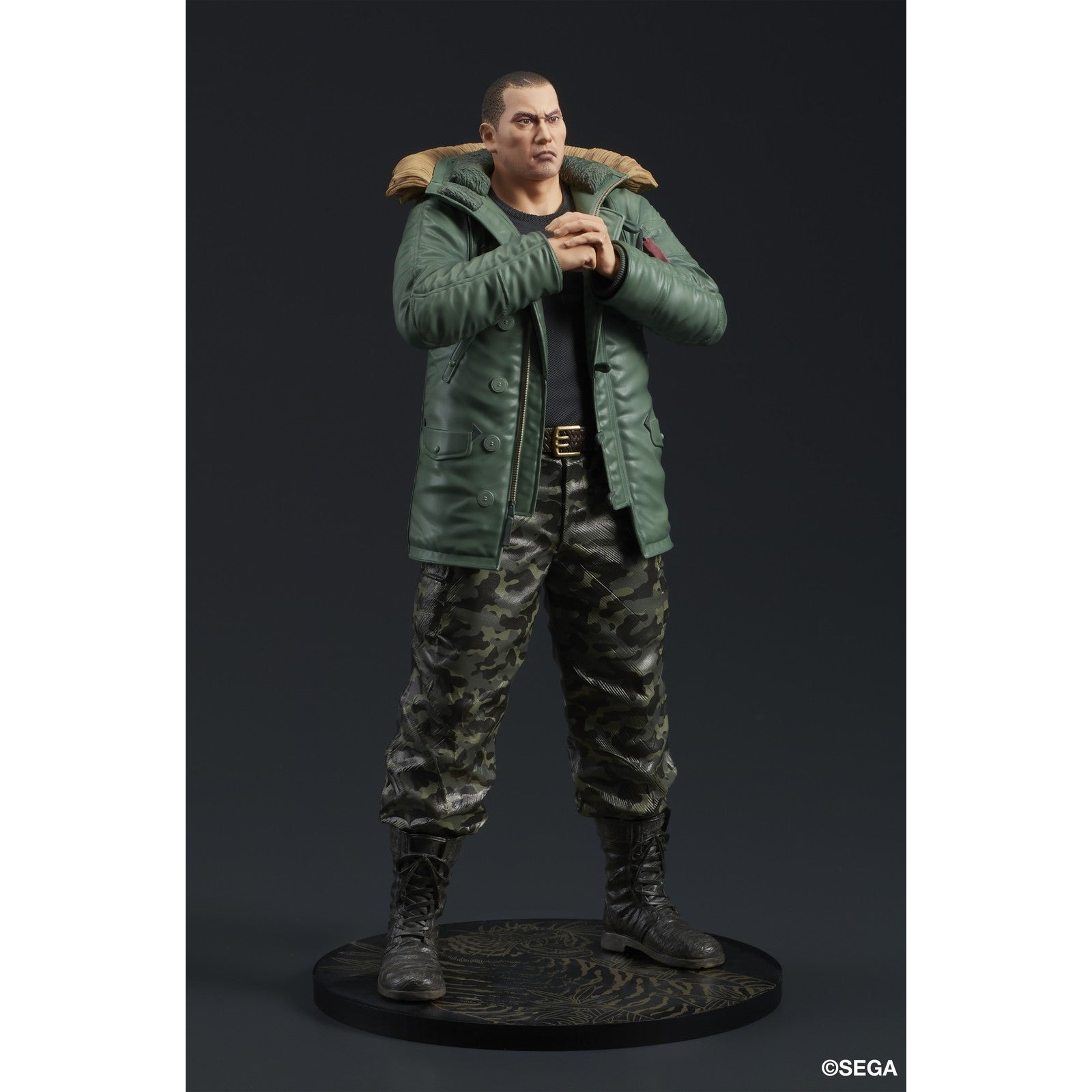 TAIGA SAEJIMA FIGURA 18,5 CM YAKUZA: LIKE A DRAGON DIGSTA