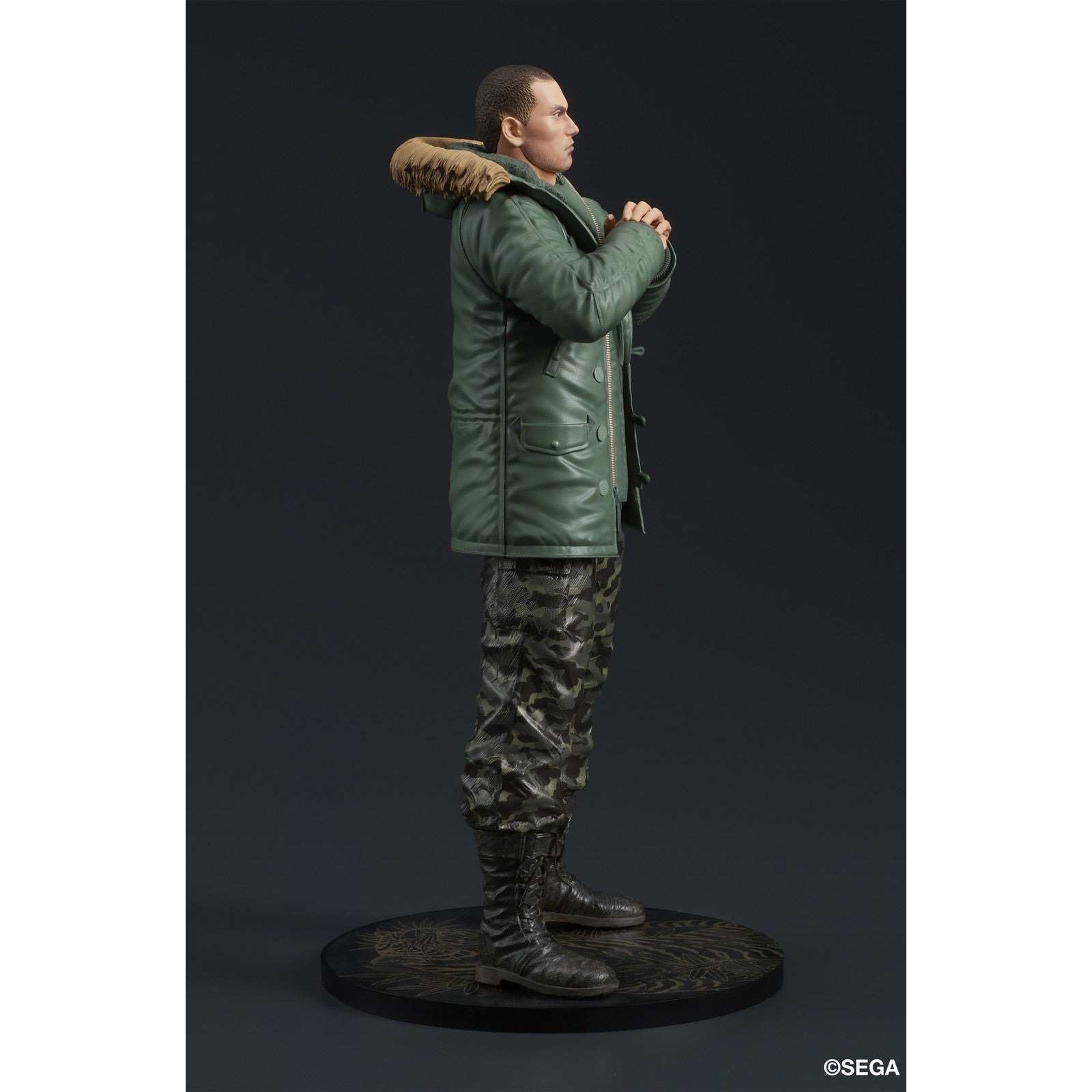 TAIGA SAEJIMA FIGURA 18,5 CM YAKUZA: LIKE A DRAGON DIGSTA