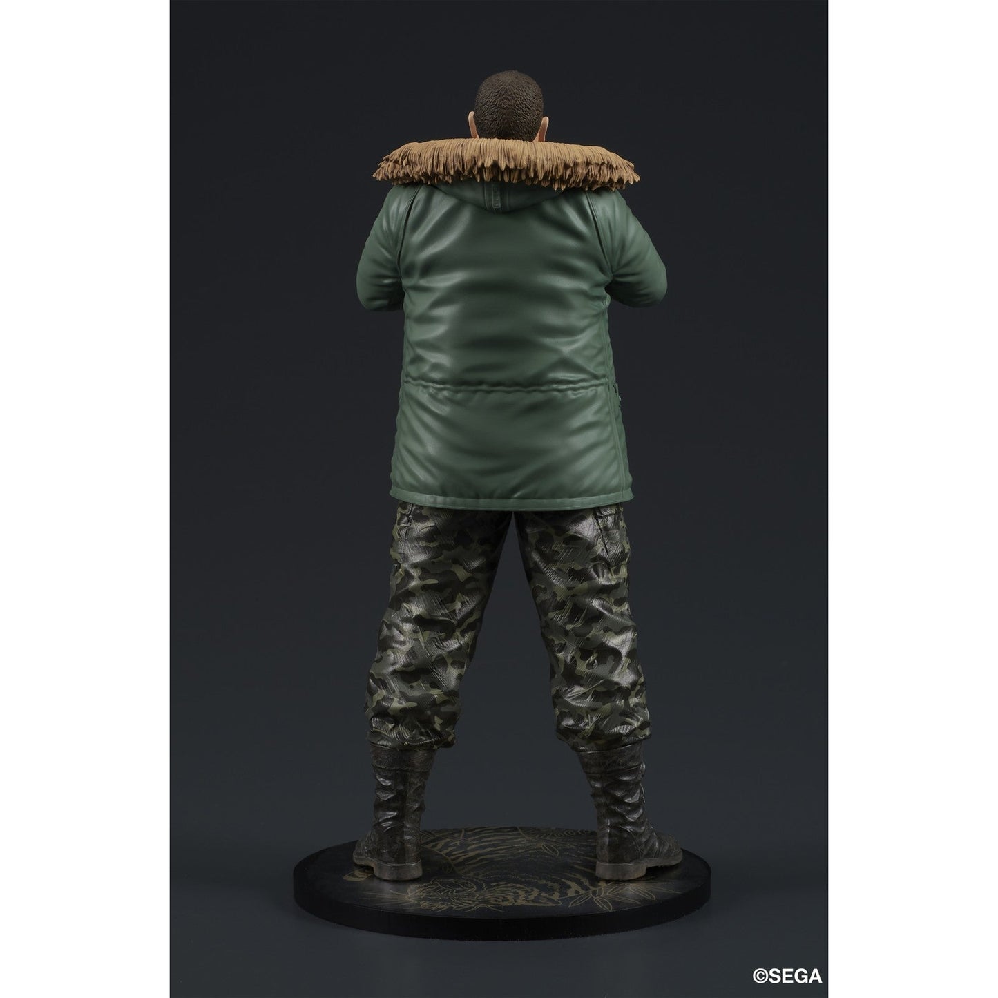 TAIGA SAEJIMA FIGURA 18,5 CM YAKUZA: LIKE A DRAGON DIGSTA