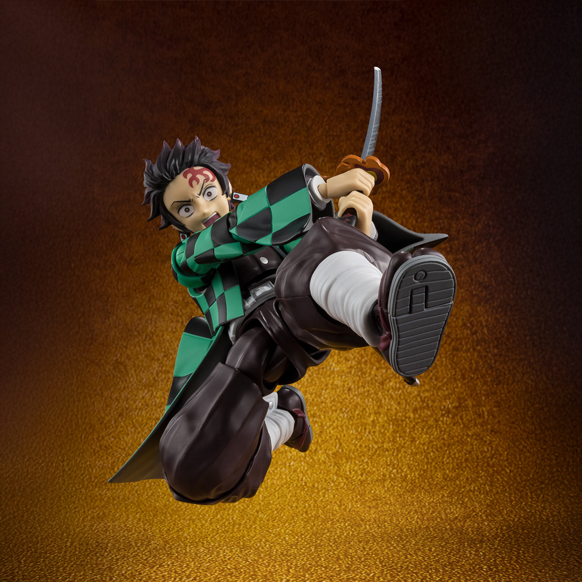 TANJIRO KAMADO BATTLE IN THE INFINITY CASTLE VERSION FIGURA 14 CM DEMON SLAYER: KIMETSU NO YAIBA S.H. FIGUARTS