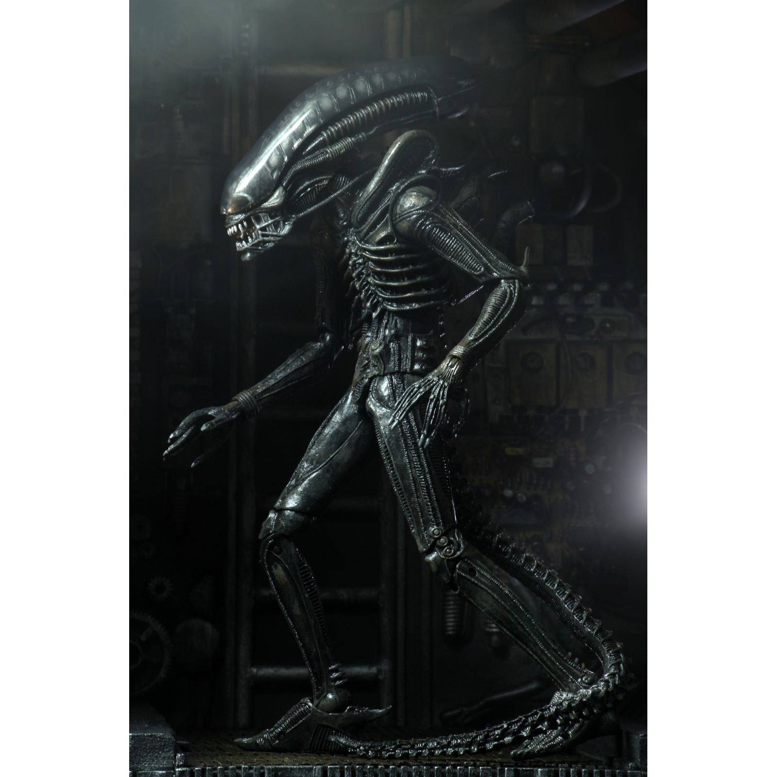 ULTIMATE BIG CHAP SCALE ACTION FIGURA 23 CM 40TH ANNIVERSARY ALIEN 1979 RE-RUN