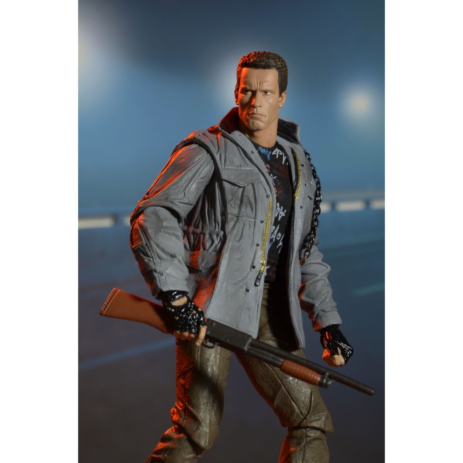 ULTIMATE T-800 TECH NOIR VERSION FIGURA 18 CM THE TERMINATOR RE-RUN
