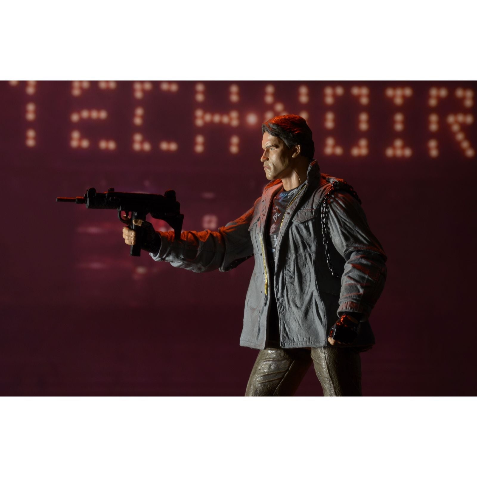 ULTIMATE T-800 TECH NOIR VERSION FIGURA 18 CM THE TERMINATOR RE-RUN