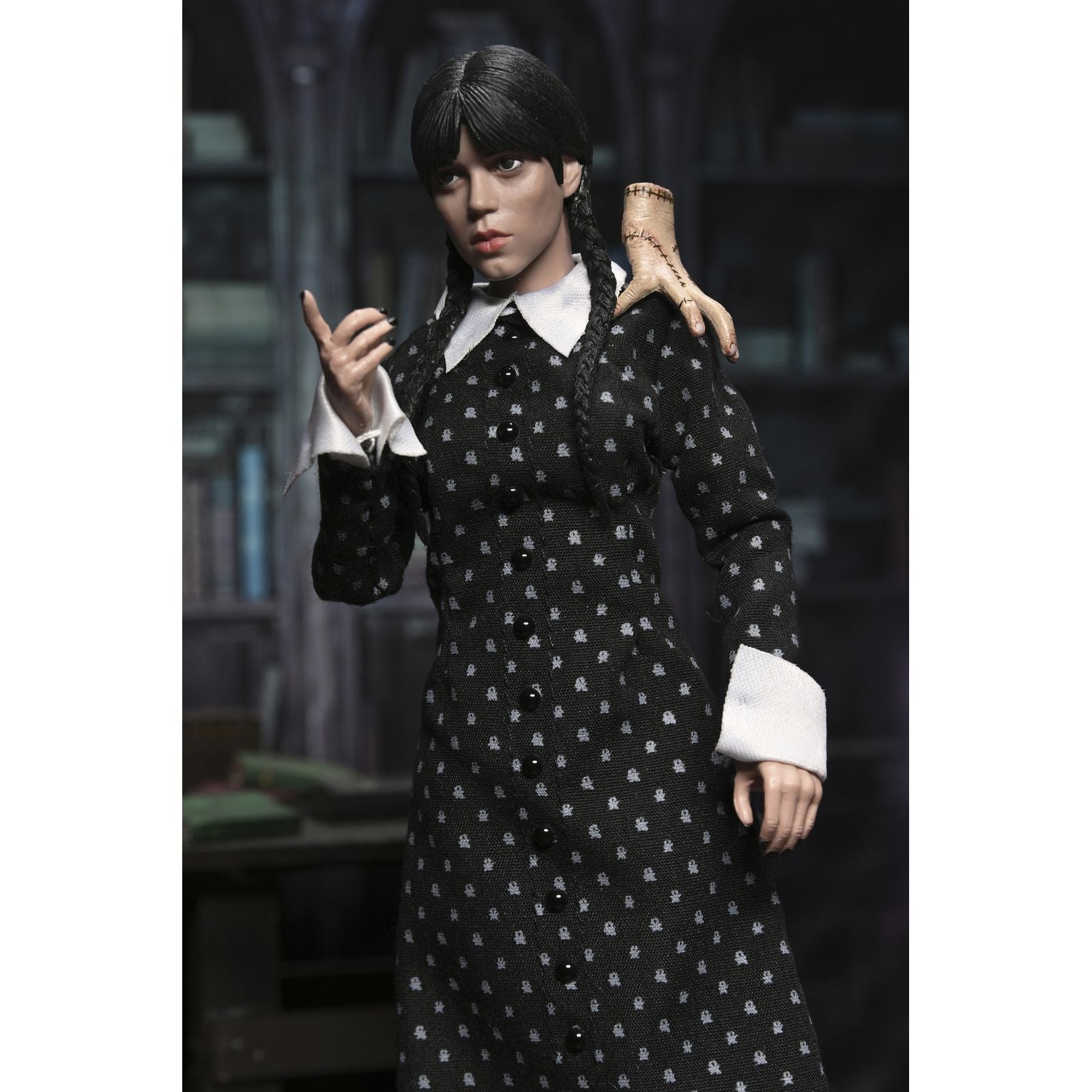 WEDNESDAY ADDAMS CLASSIC DRESS VERSION CLOTHED ACTION FIGURA 20 CM WEDNESDAY 