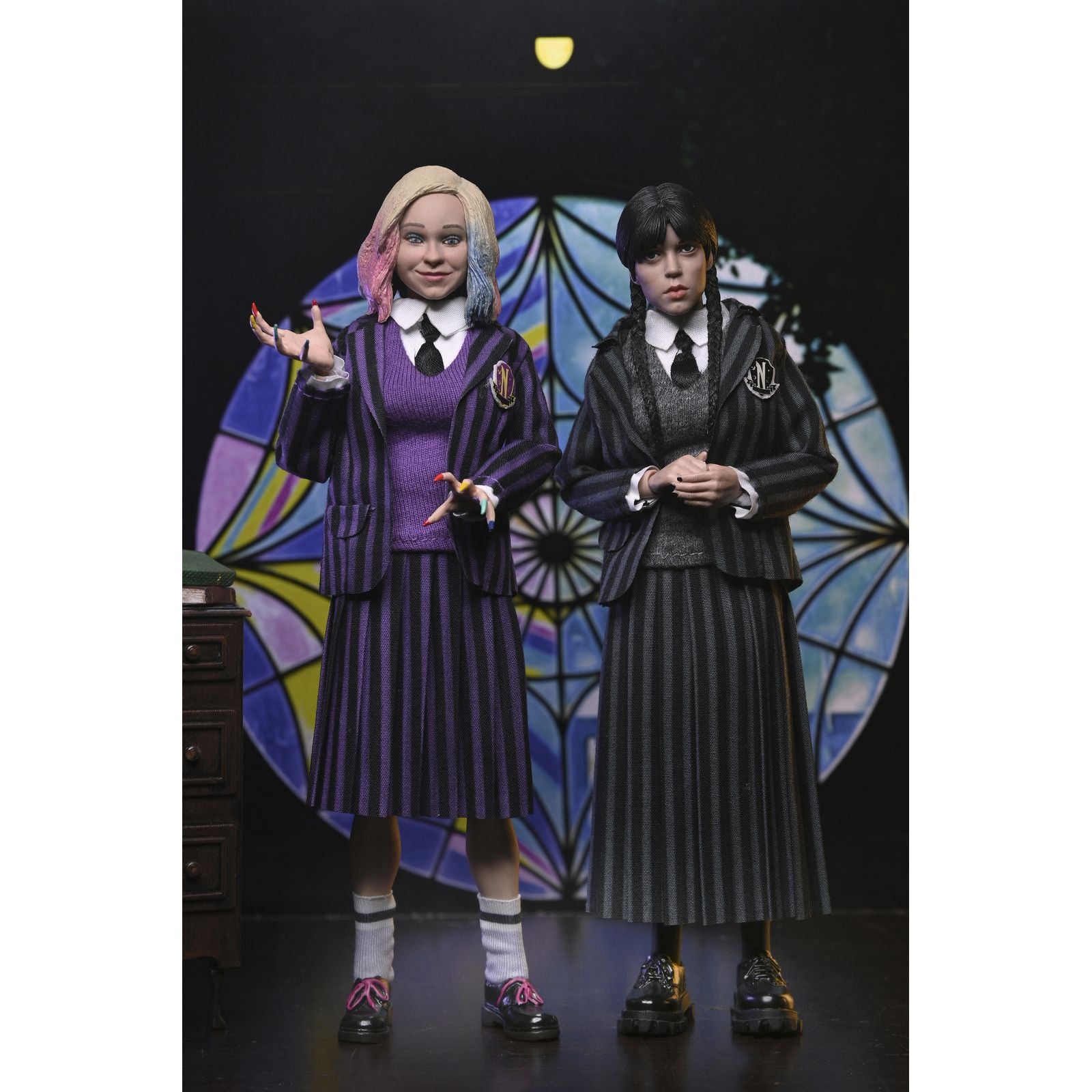 WEDNESDAY ADDAMS & ENID SINCLAIR NEVERMORE UNIFORM VERSION PACK 2 CLOTHED ACTION FIGURAS 20 CM WEDNESDAY