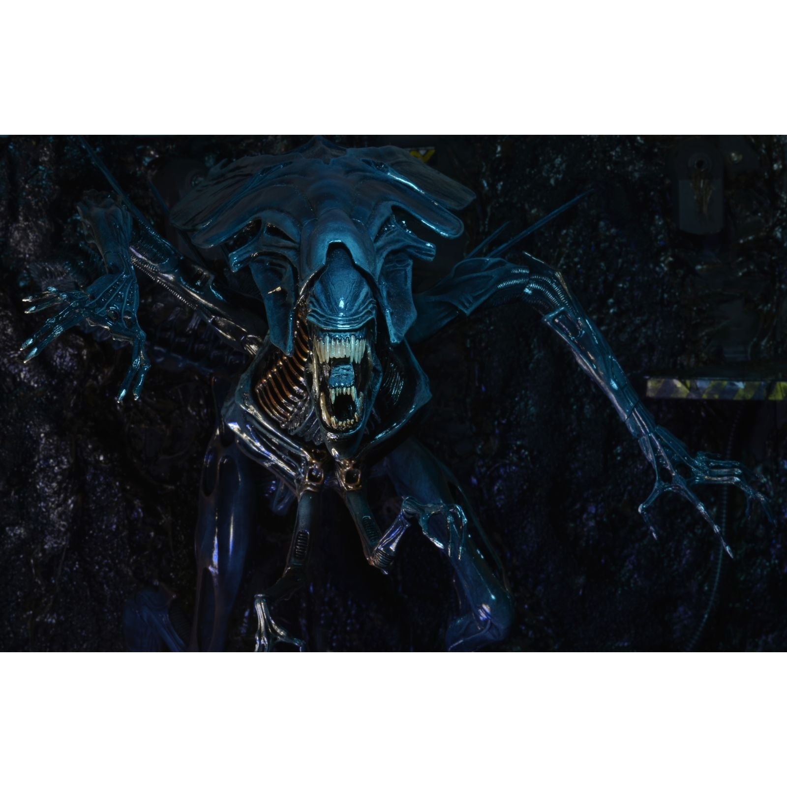 XENOMORPH QUEEN ULTRA DELUXE FIGURA 38 CM ALIENS 1986 RE-RUN