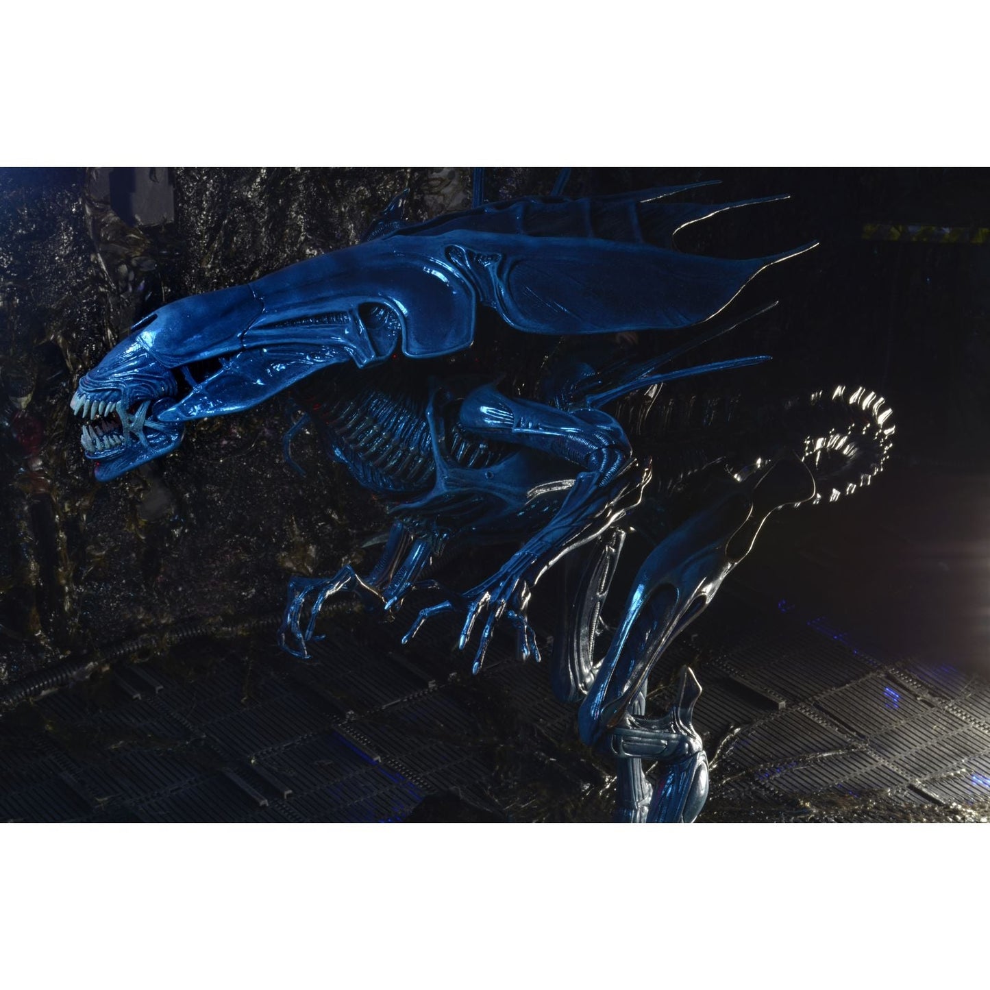 XENOMORPH QUEEN ULTRA DELUXE FIGURA 38 CM ALIENS 1986 RE-RUN