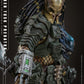 HOT TOYS - ALIEN VS PREDATOR - Figura Comic Masterpiece 1/6 Broken Tusk Predator 35 cm