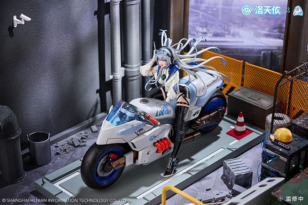 Vsinger Estatua PVC 1/7 Vsinger Luo Tianyi Retro-Future Storm Driver Ver. 23 cm