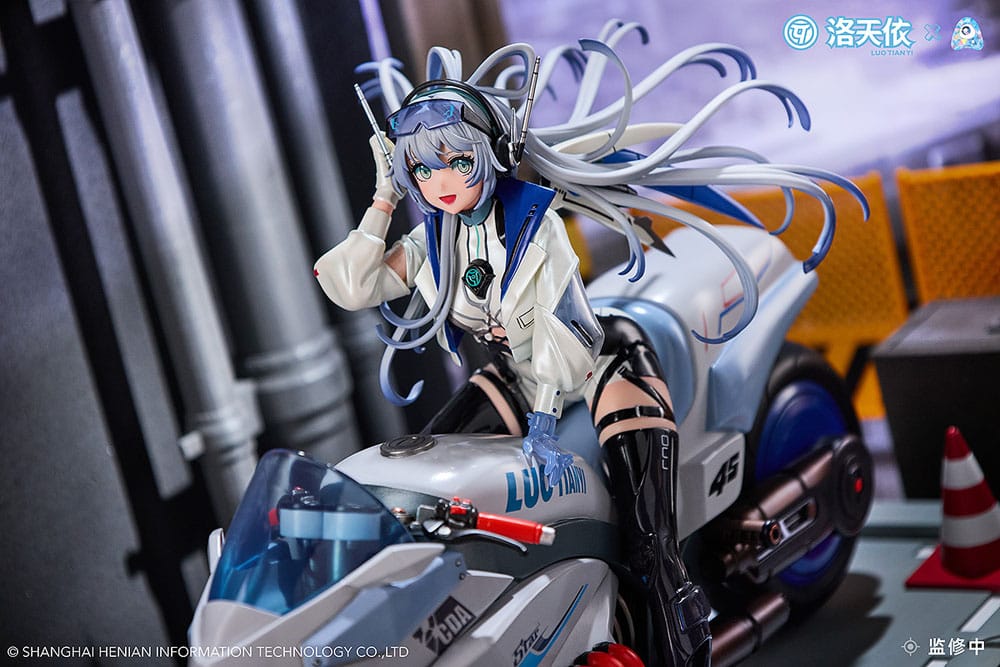 Vsinger Estatua PVC 1/7 Vsinger Luo Tianyi Retro-Future Storm Driver Ver. 23 cm