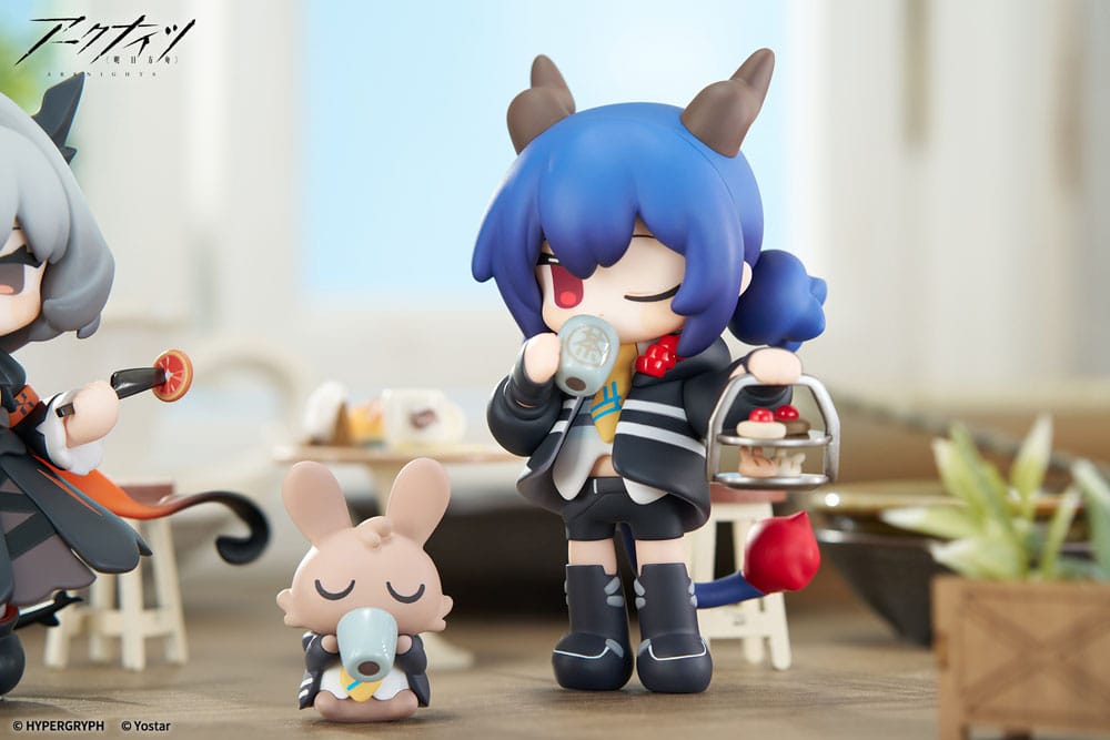 Arknights Estatua PVC Would You Like A Dessert? Mini Series Ch'en 11 cm - Z POP Toys