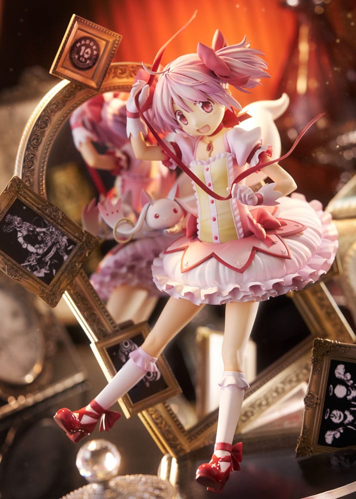 Puella Magi Madoka Magica Estatua 1/7 Madoka Kaname 10th Anniversary Ver. 25 cm