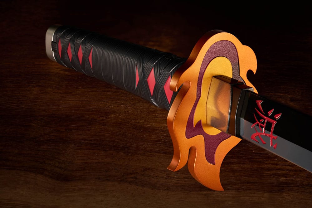 Demon Slayer: Kimetsu no Yaiba Réplica Proplica 1/1 Espada Nichirin (Tanjiro Kamado) Kyojuro Rengoku´s Sword Gueard Ver. 88 cm