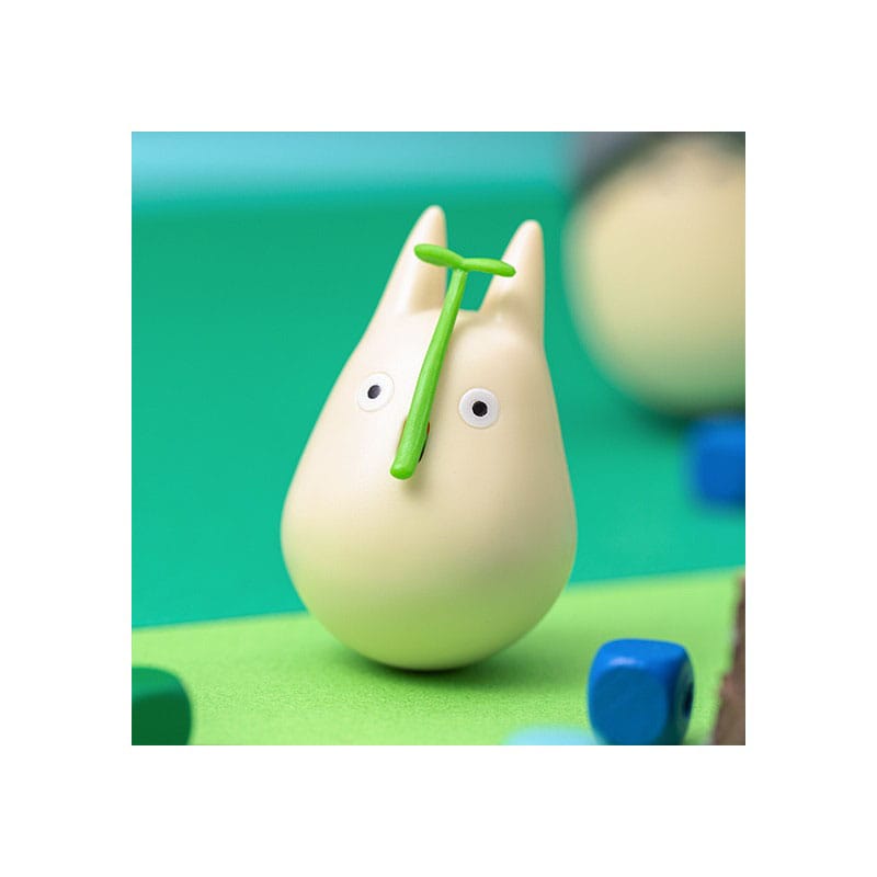 Mi vecino Totoro Figura de fondo redondo Small Totoro with leaf 5 cm