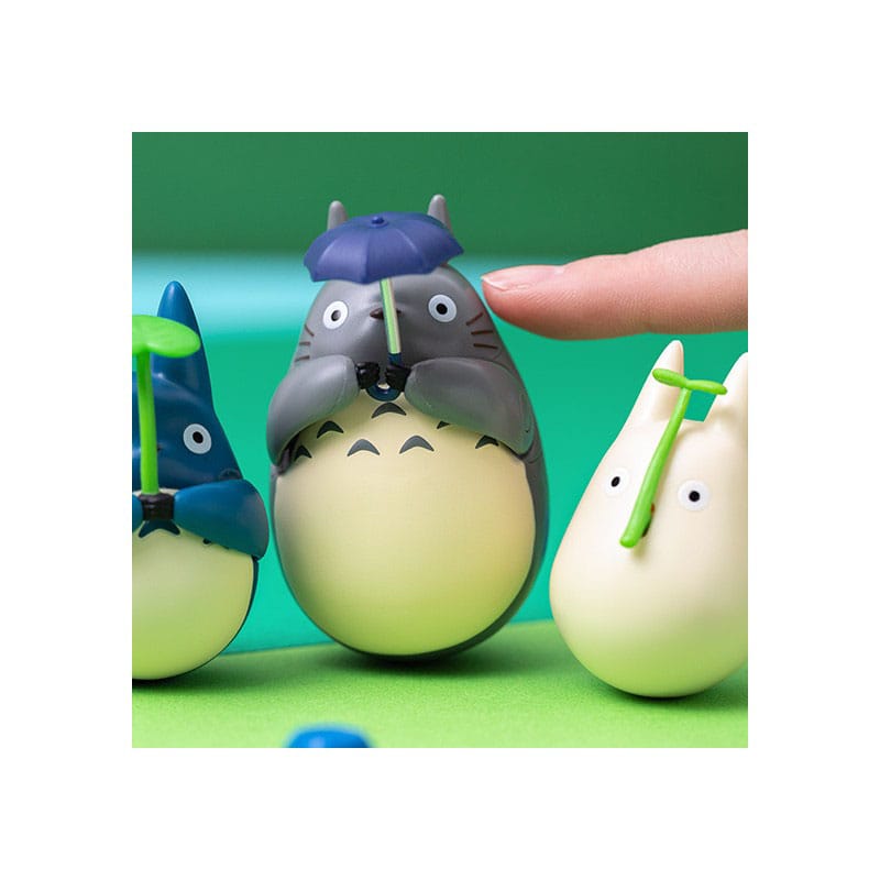 Mi vecino Totoro Figura de fondo redondo Small Totoro with leaf 5 cm
